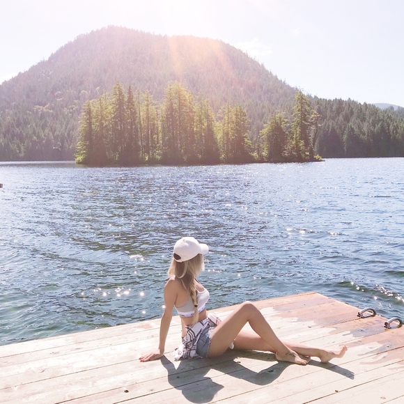 Meet the Posher Other - Meet your Posher, Crys